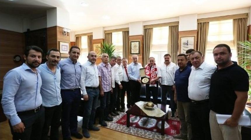 Boluspor Y&ouml;netimi, Bolu Belediye Başkanı Yılmaz&rsquo;ı Ziyaret Etti