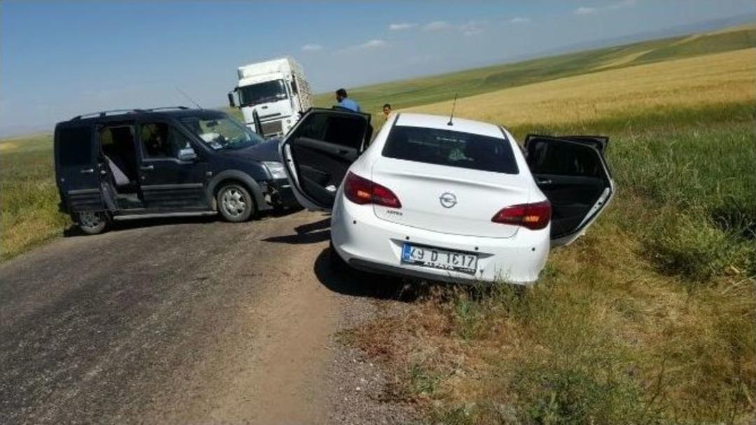 Bulanık&rsquo;ta Trafik Kazası: 4 Yaralı