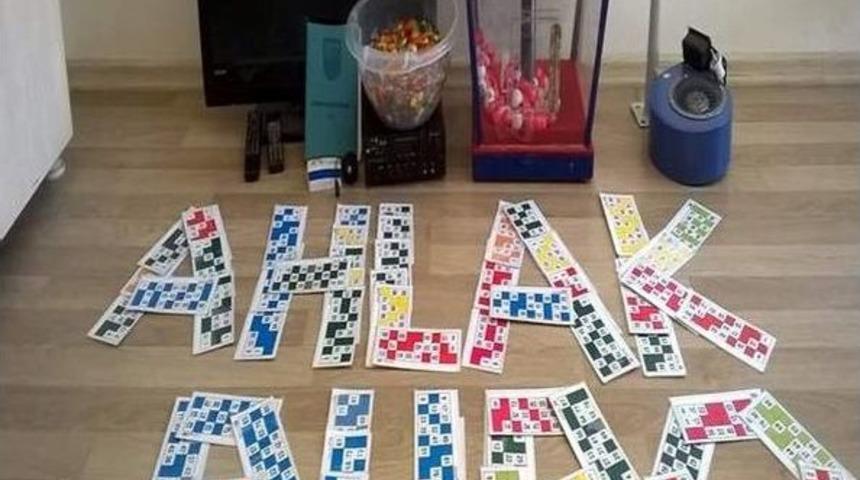 Ruhsatsız Kahvede Kumar Oynayan 34 Kişiye 8 Bin Tl Ceza Kesildi