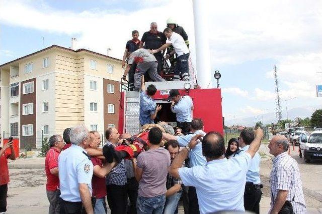 Erzincan’da Elektrik Akımına Kapılan İşçi Öldü