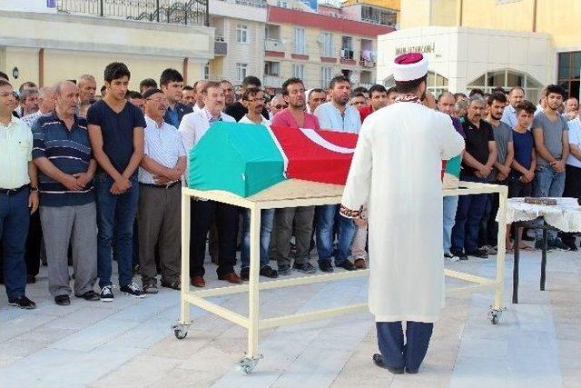 Havalimanı Saldırısında Hayatını Kaybeden Taksi Şoförü Son Yolculuğuna Uğurlandı