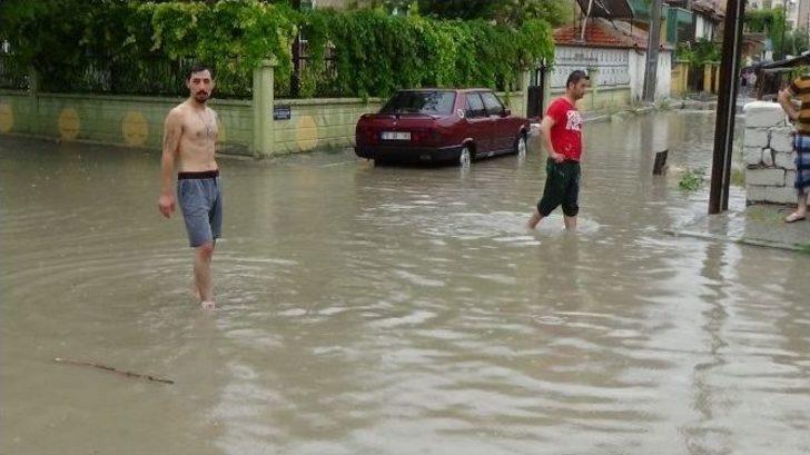 Karaman’da Sağanak Nedeniyle Evleri Su Bastı G2