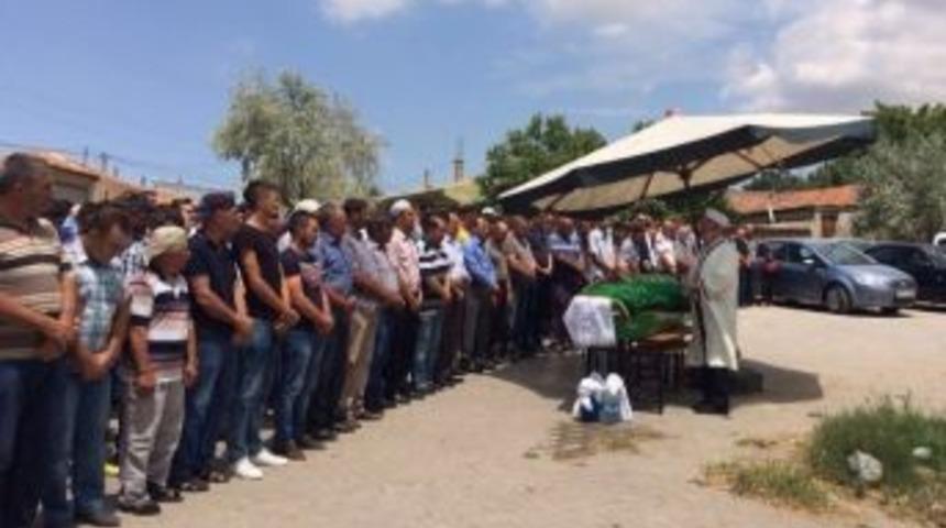 Kazada &Ouml;len 2 Gen&ccedil; Toprağa Verildi