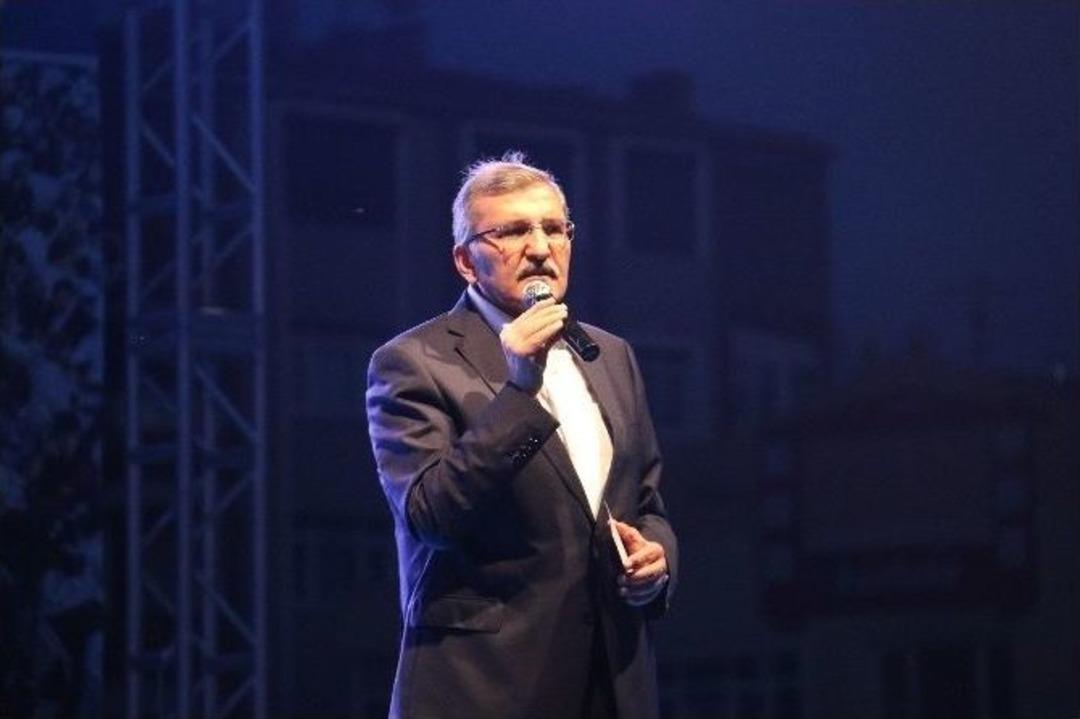 Ermeni Vakfı Zeytinburnu&rsquo;nda 3 Bin Kişilik Kardeşlik İftarı Verdi