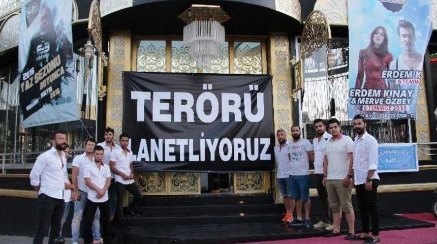 Bodrum&rsquo;da Kul&uuml;pler Kapandı, Konserler İptal Edildi