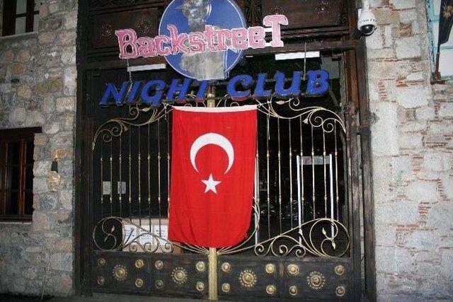 Marmaris Barlar Sokağı’nda Teröre Bayraklı Tepki