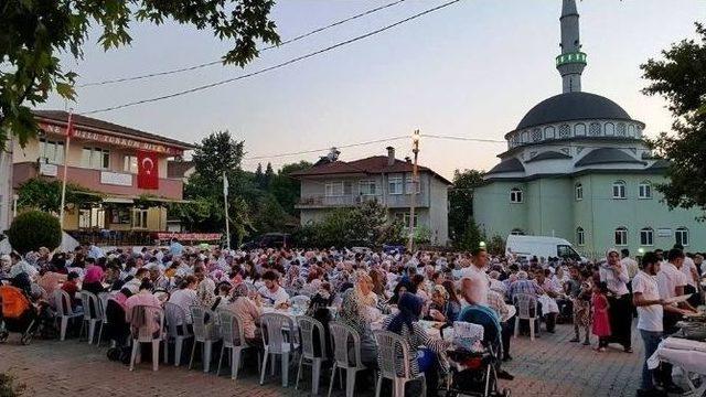 Altınova’da Toplu İftarlar Tamamlandı