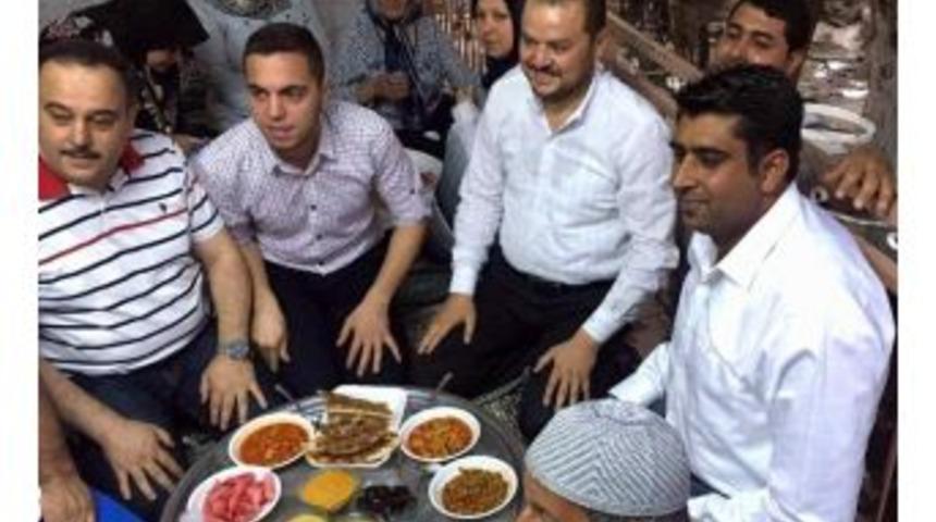 Abdurrahman &Ouml;z&rsquo;den 10 Mahalleye 10 Halı Saha