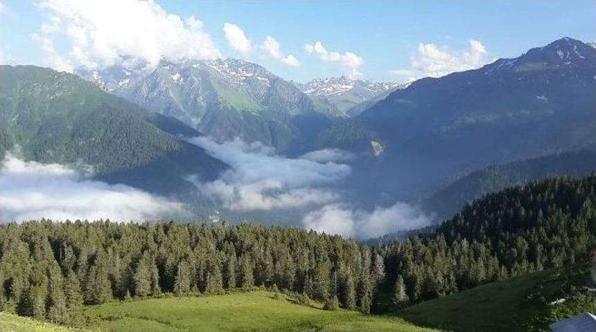 Palovit Yaylası Ve Şelalesi Ziyaret&ccedil;ilerini Bekliyor