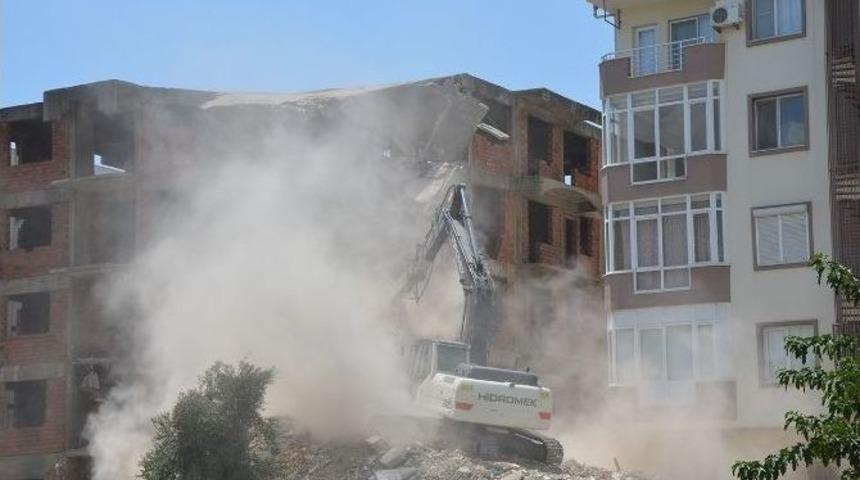 Milas&rsquo;ta Kontrols&uuml;z Yıkım Vatandaşın Tepkisini &Ccedil;ekti