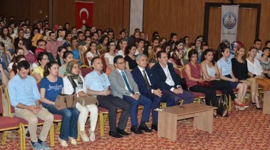 Aday &Ouml;ğretmenlere &ldquo;d&uuml;nden Bug&uuml;ne &Ouml;ğretmenlik" Konferansı