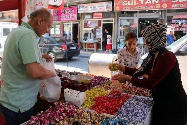 Bayram Şekeri Alışverişi Başladı