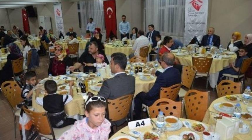 Koruyucu Aileler İftarda Buluştu