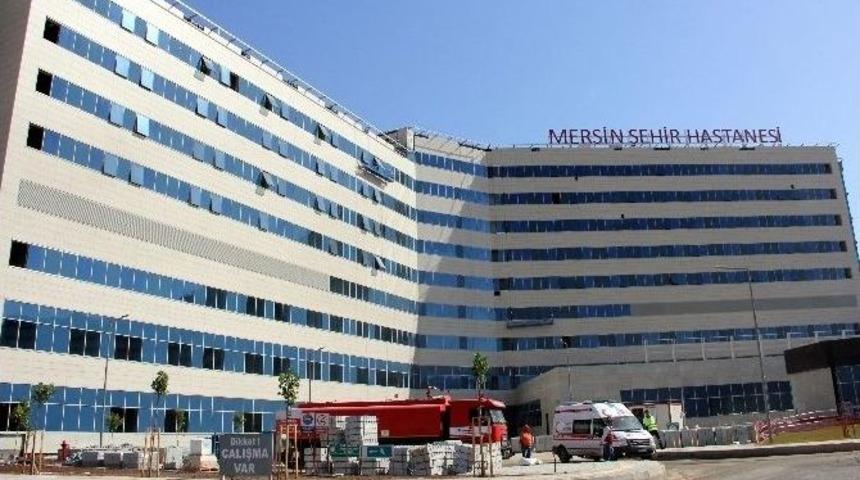 Vali &Ccedil;akacak, Mersin Şehir Hastanesi Hakkında Bilgi Aldı