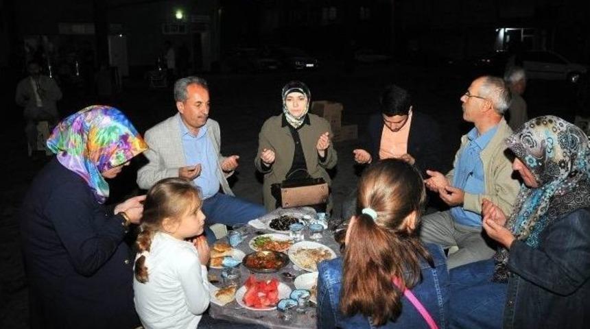 Başkan Akkaya&rsquo;dan Belediye Personeline İftar