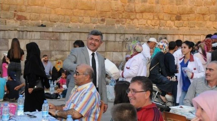 Niğde Belediyesi Son İftar Sofrasını Şahinali Mahallesi&rsquo;nde A&ccedil;ıyor
