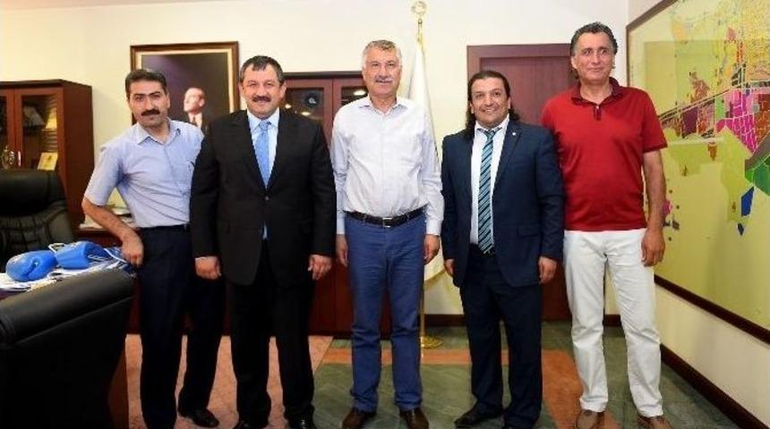 Kick Boks Federasyonu Başkanı&rsquo;ndan Başkan Karalar&rsquo;a Teşekk&uuml;r