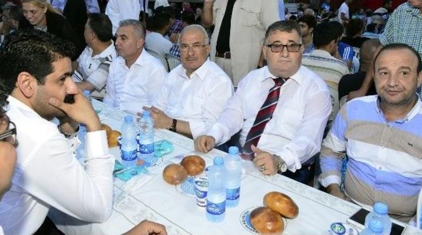 Büyükşehir’in İftar Sofrası Akdeniz’de Kuruldu