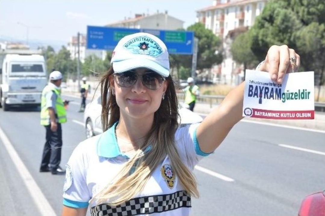 İzmir&rsquo;de Bayram Tatili &Ouml;ncesi Emniyet Vatandaşları Bilgilendirdi