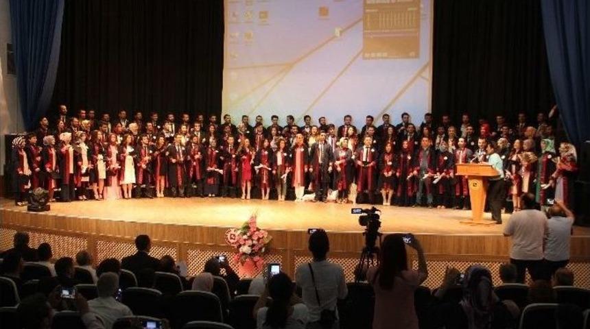 Fırat Tıp 28. D&ouml;nem Mezunlarını Verdi