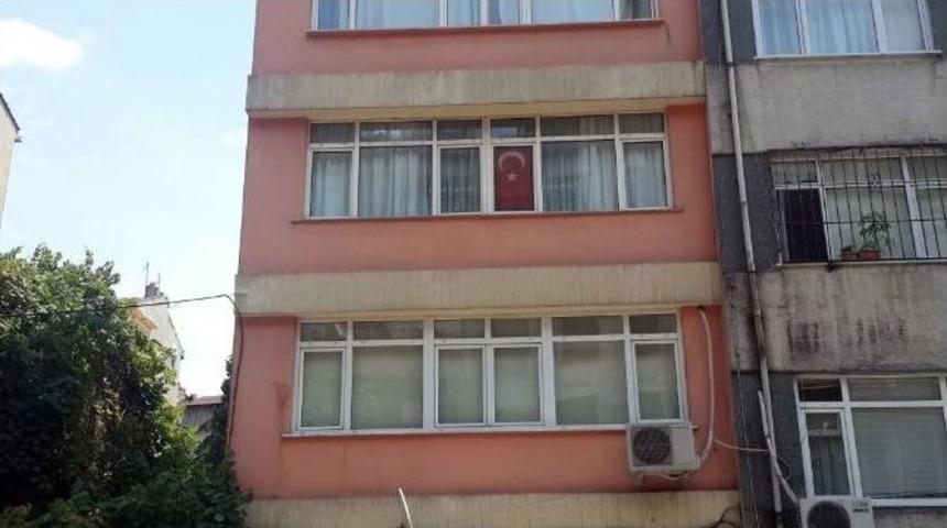 Ter&ouml;ristlerin &Uuml;st Komşusu Kadın: