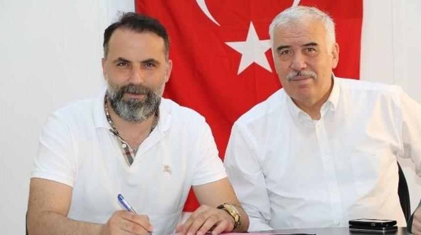 B&uuml;y&uuml;kşehir Belediyespor&rsquo;da Sportif Direkt&ouml;rl&uuml;k G&ouml;revine Ataman Getirildi