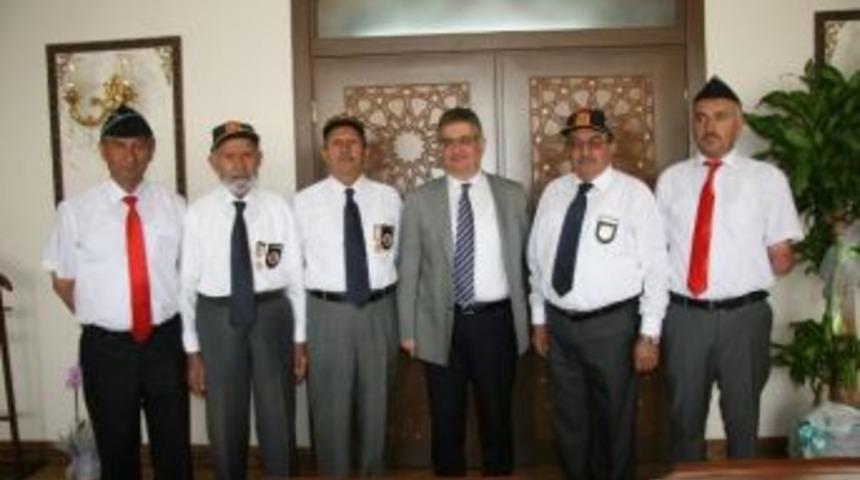 Gazilerden Vali Aykut Pekmez&rsquo;e Hayırlı Olsun Ziyareti