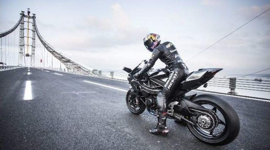 Kenan Sofuoğlu Osmangazi K&ouml;pr&uuml;s&uuml;nden 400 Kilometre İle Ge&ccedil;ti