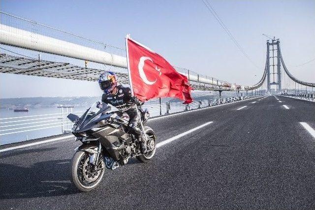 Kenan Sofuoğlu Osmangazi K&ouml;pr&uuml;s&uuml;nden 400 Kilometre İle Ge&ccedil;ti 1