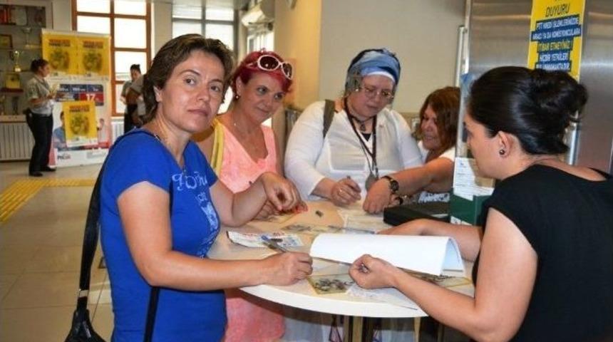 Ayvalıkta Ptt&rsquo;nin "tebrik Kartı Bizden G&uuml;venlik G&uuml;&ccedil;lerine G&ouml;ndermek Sizden" Kampanyasına İlgi Yoğun Oldu