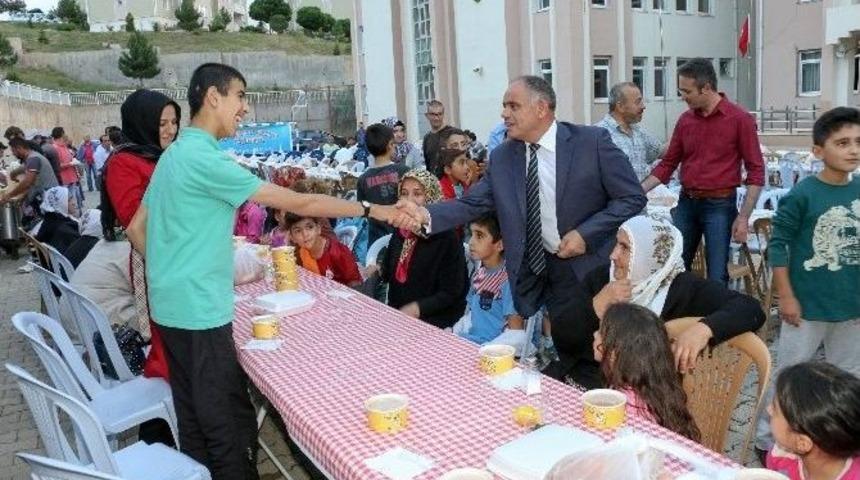 Yahyalı&rsquo;da Kardeşlik Sofrası Coşkuyla Devam Ediyor