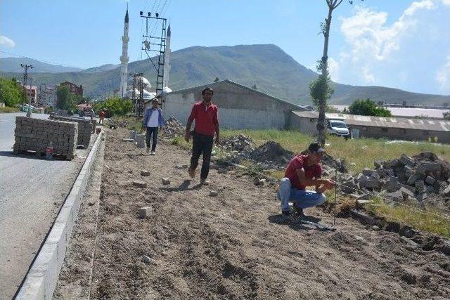 Tatvan’da 6 Kilometre Yol Genişletmesi Ve 12 Bin Metre Uzunluğunda Kaldırım Yapılacak