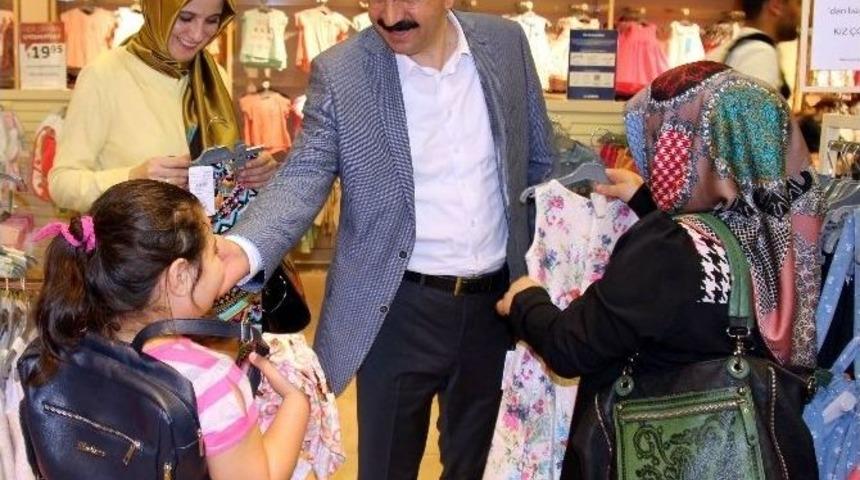 Ak Parti’den Çocuklara Bayram Hediyesi