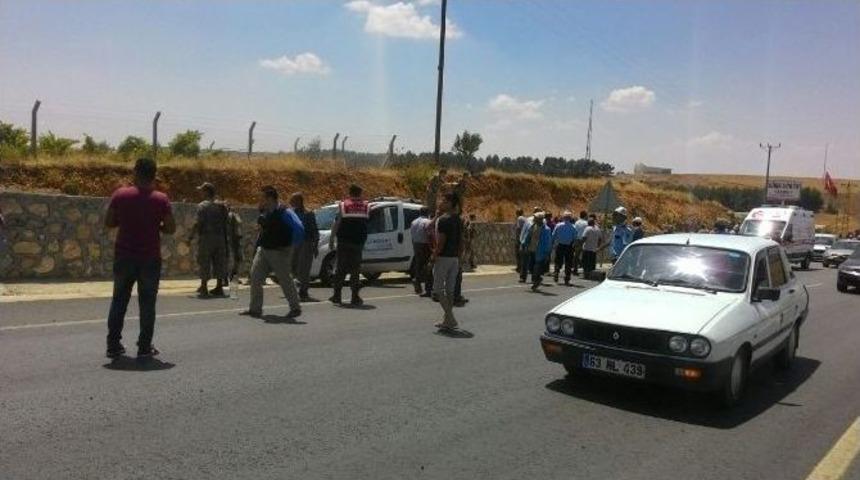 Minib&uuml;s&uuml;n &Ccedil;arptığı Yaya Hayatını Kaybetti