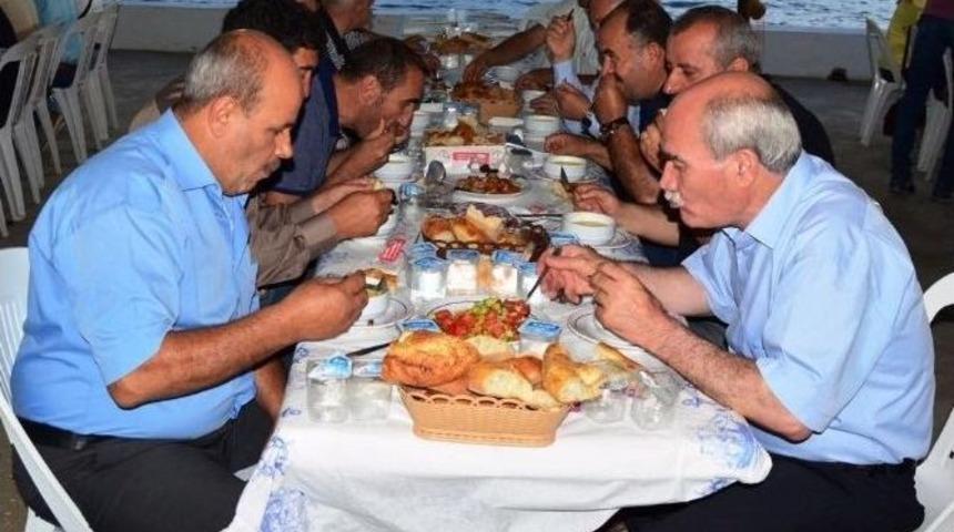 Lapseki Ak Parti İl&ccedil;e Teşkilatı İftar Programında Buluştu