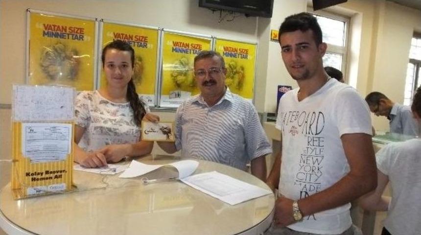 Burhaniye&rsquo;de G&uuml;venlik G&uuml;&ccedil;leri İ&ccedil;in Tebrik Kampanyası