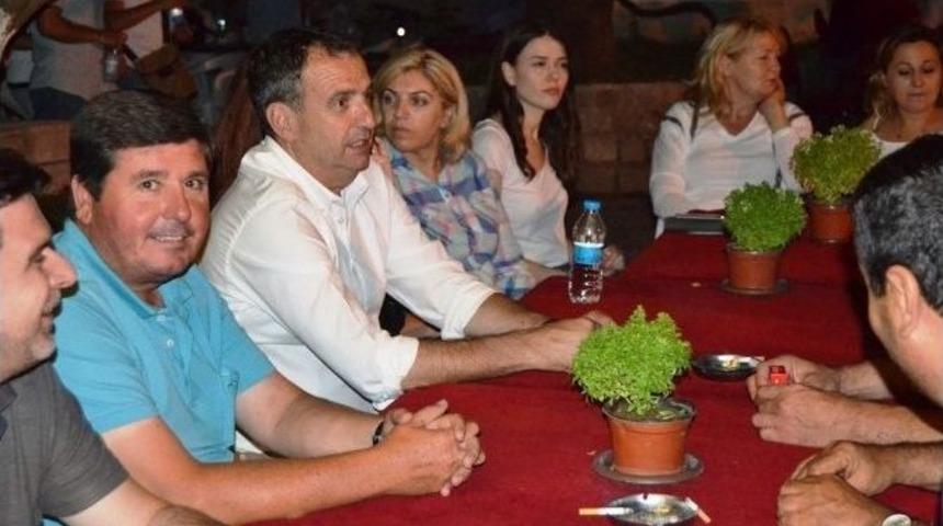 Ayvalık Belediyesi&rsquo;nin Ramazan Sofrası K&uuml;&ccedil;&uuml;kk&ouml;y&rsquo;de