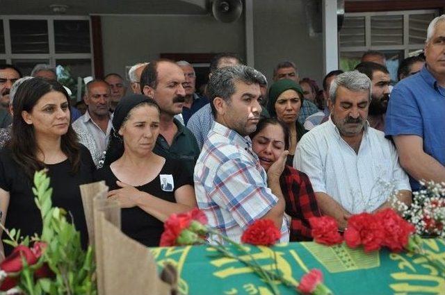 İstanbul&rsquo;daki Saldırıda Hayatını Kaybeden Tuncelili Vatandaş Defnedildi 1