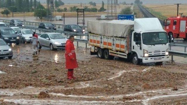 Denizli-afyonkarahisar Karayolunda Heyelan