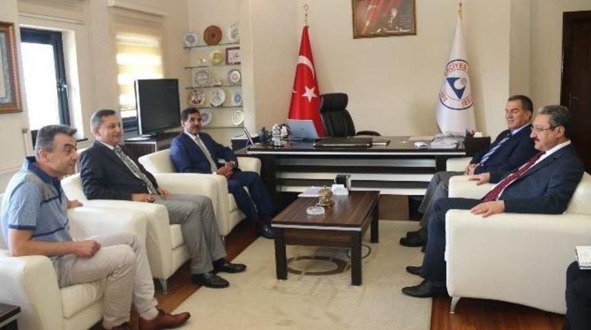 King Hamad &Uuml;niversitesi Hastanesi Direkt&ouml;r&uuml; General Salman&rsquo;dan, Rekt&ouml;r G&uuml;ven&rsquo;e Ziyaret