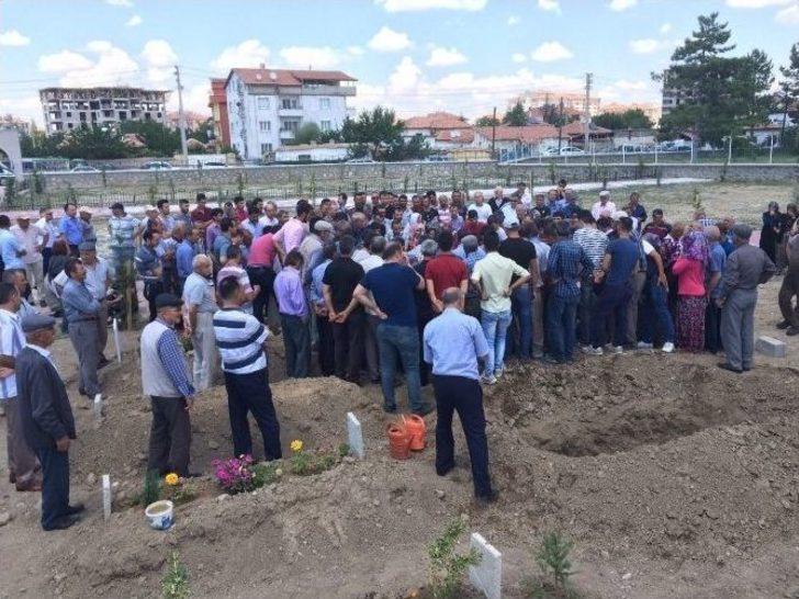 Sulama Kanalında Boğulan Kardeşler Yan Yana Defnedildi G2