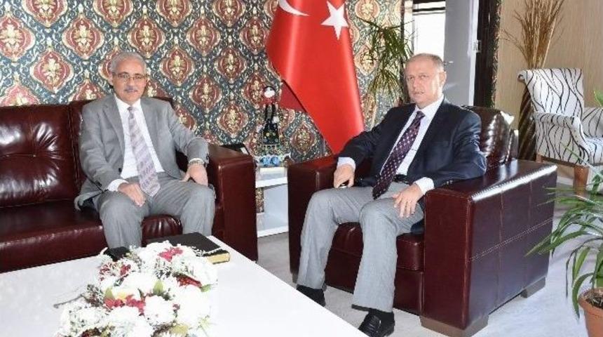 Vali G&uuml;ven&ccedil;er Emniyetten Ve Kaymakamlıktan Brifing Aldı