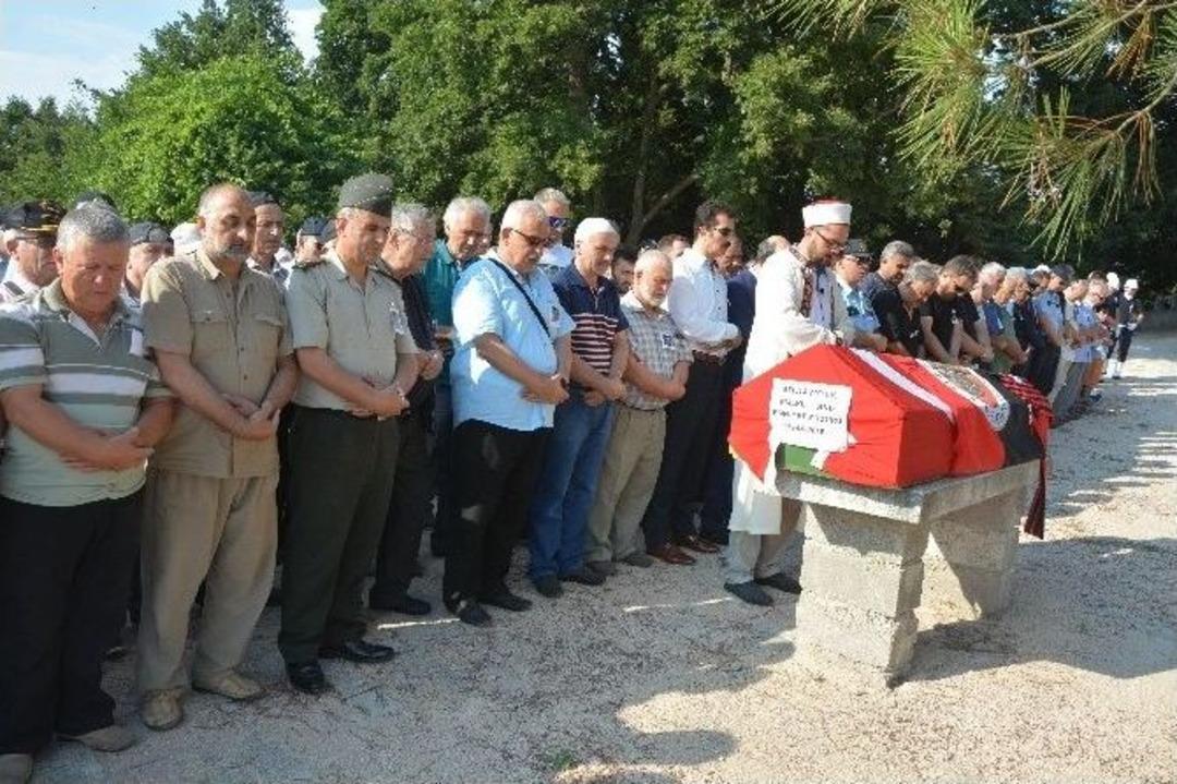 Efsane Emniyet M&uuml;d&uuml;r&uuml; Son Yolculuğuna Uğurlandı