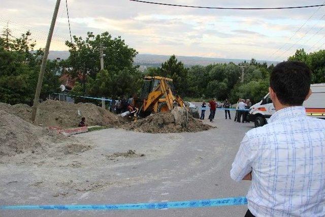 G&ouml;&ccedil;&uuml;k Altında Kalan İş&ccedil;i Hayatını Kaybetti 3