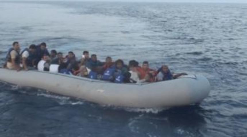 Kuşadası&rsquo;nda Ka&ccedil;ak G&ouml;&ccedil;men Operasyonu