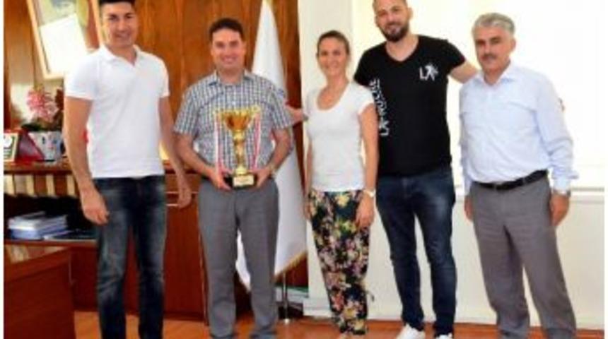 Ataşbak Başarılı Dans&ccedil;ıları Kabul Etti