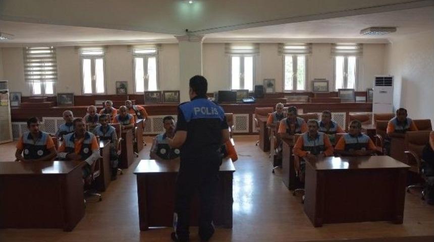 Temizlik Personeline G&uuml;venlik Eğitimi Verildi