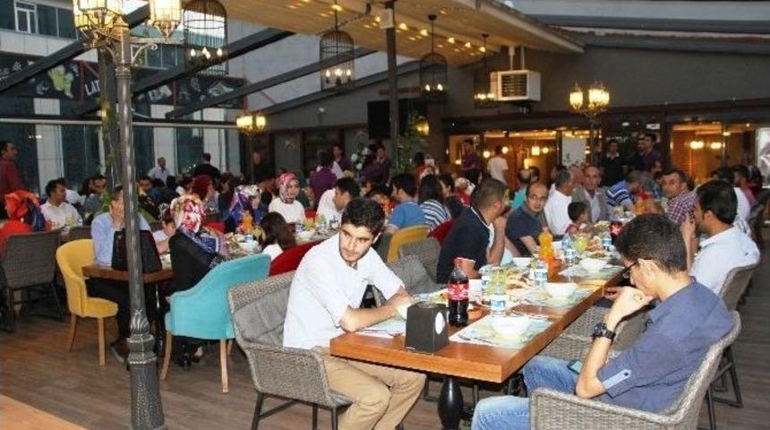 Sağlık&ccedil;ılar &Ouml;zs&uuml;t&rsquo;te Bir Araya Geldi