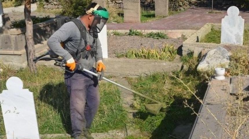 B&ouml;lge Mezarlıkları Kabir Ziyaretlerine Hazır