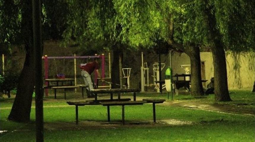 Sadık Dostları Ekipler G&uuml;&ccedil;l&uuml;kle Ayırdı